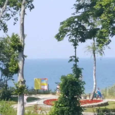 Klifowarewal Z Widokiem Na Morze Apartment Rewal