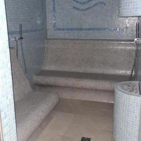 Klifowarewal Z Widokiem Na Morze *