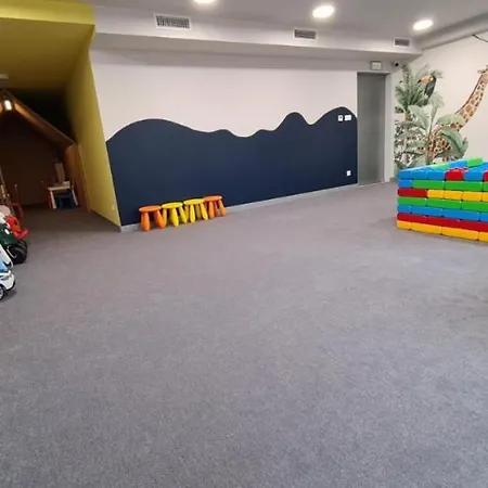 Klifowarewal Z Widokiem Na Morze Rewal