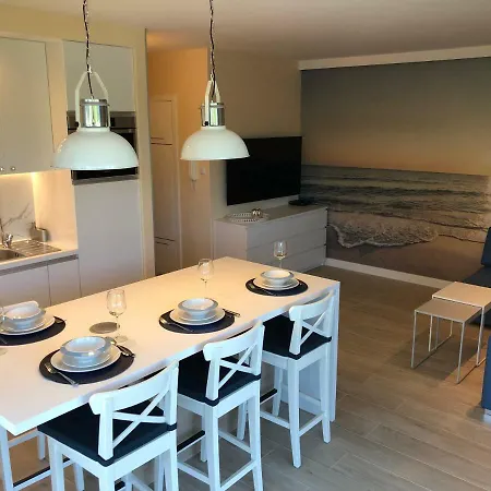 Klifowarewal Z Widokiem Na Morze