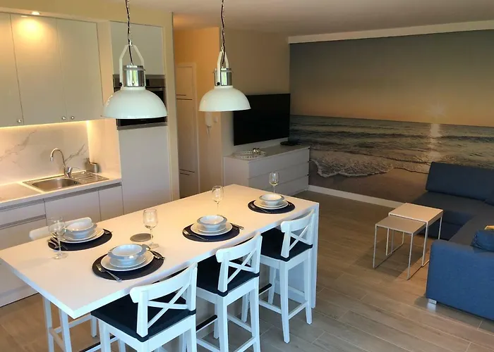 Klifowarewal Z Widokiem Na Morze